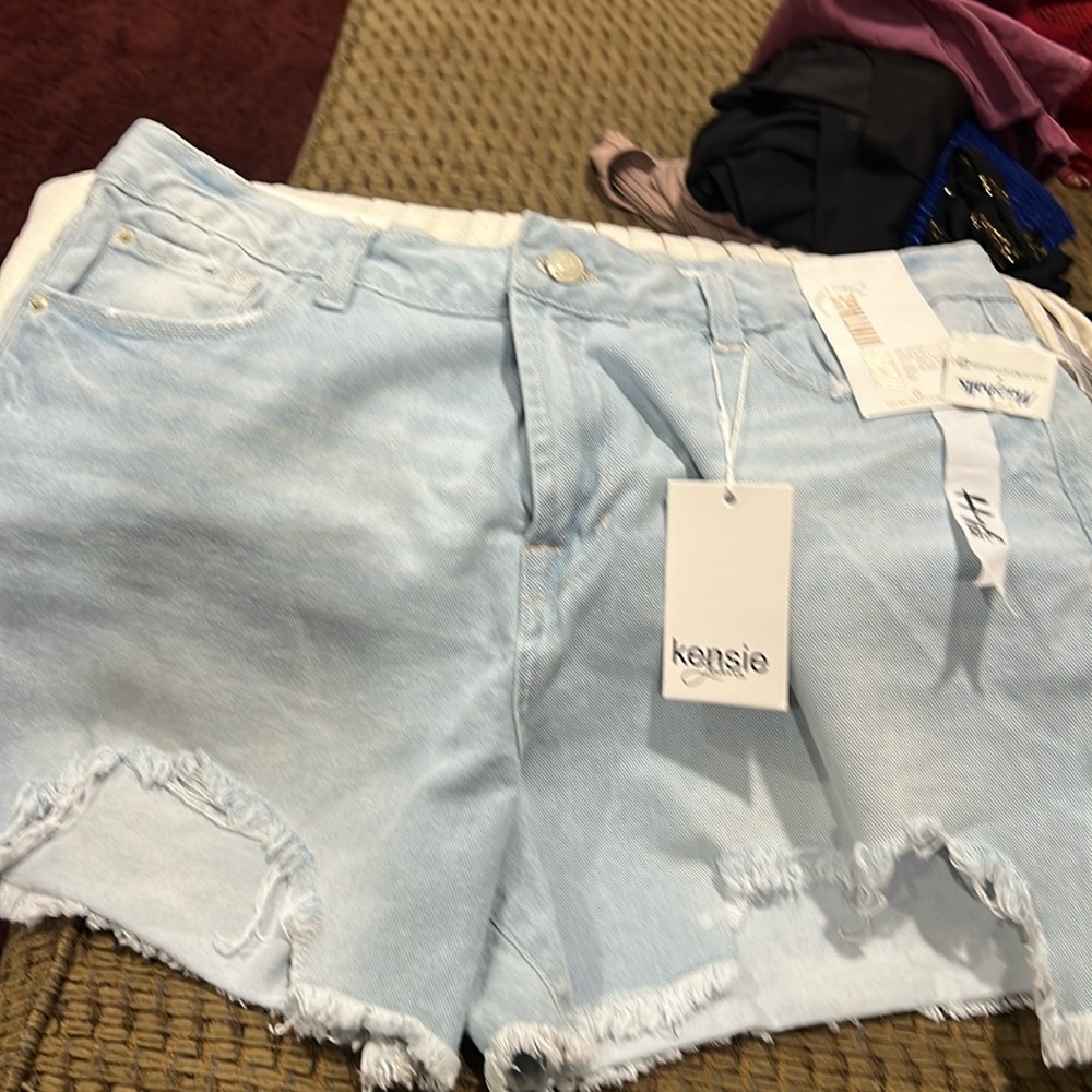 Kenzie Shorts NWT